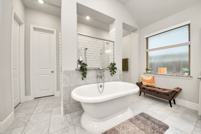 Building Photo - 23606 Verge Sims Dr