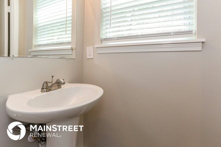 Building Photo - 5819 S Quail Dr