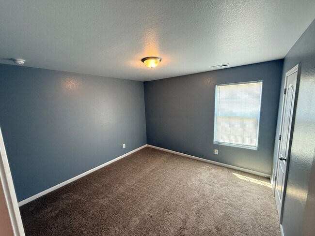 Building Photo - Beautiful Townhome in Charlotte, minutes from the airport