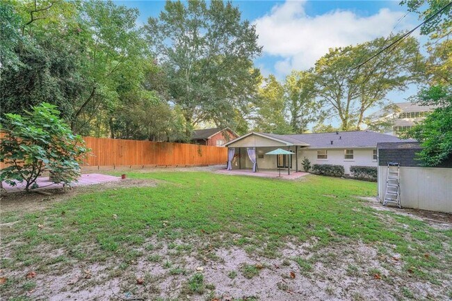 Building Photo - 2710 Dresden Dr