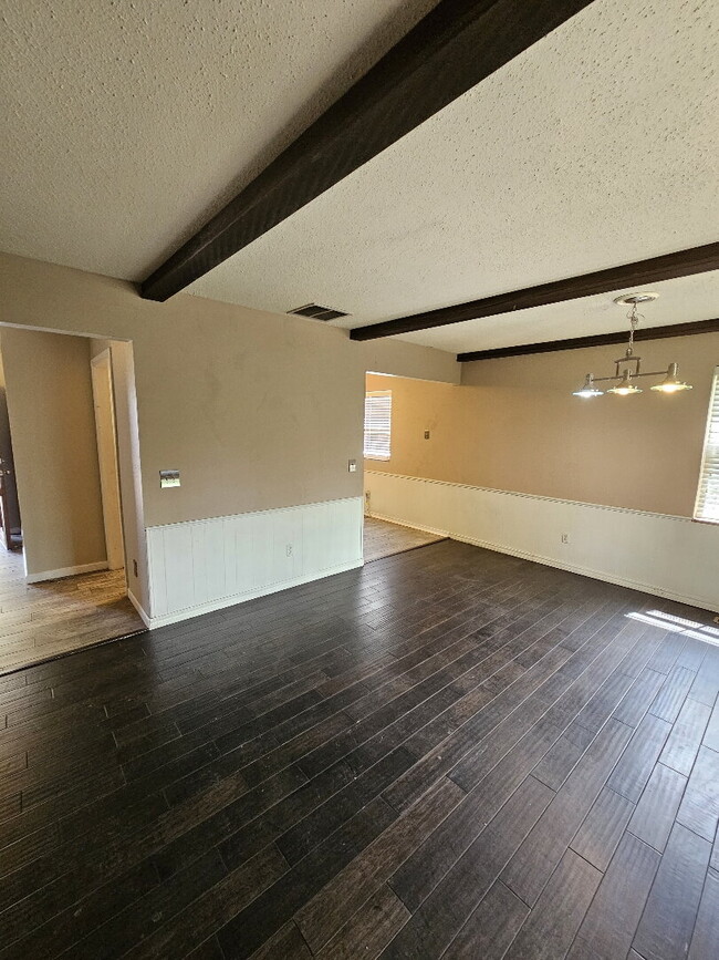 Building Photo - "Charming 2-Bed Oasis with Cozy Fireplace ...