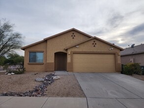 Building Photo - 4042 E Big Game Pl
