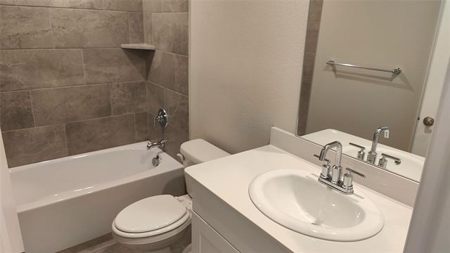 Building Photo - 3710 Canyon Dr