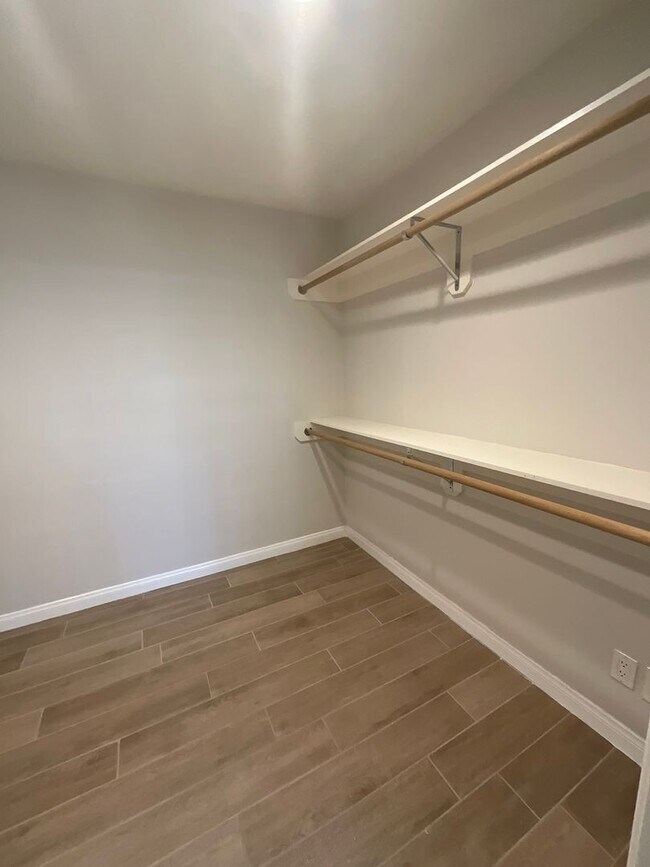 Building Photo - 42415 Rancho Las Palmas Dr