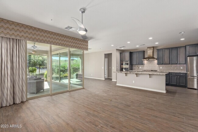 Building Photo - 29098 N Sorrento Dr