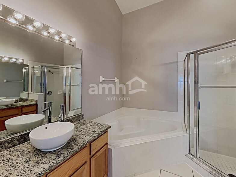 Building Photo - 503 Tree Shore Dr