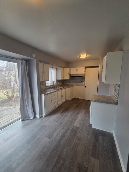 Building Photo - 3706 Providence St