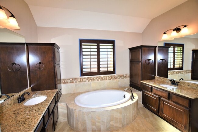 Building Photo - Highly Sought After Rancho Sienna - Former Model Home