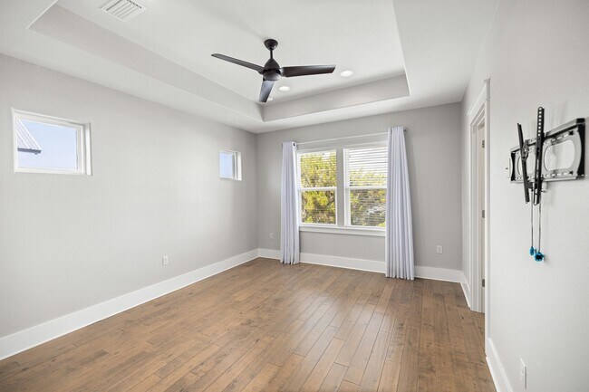 Building Photo - 56 Penelope St