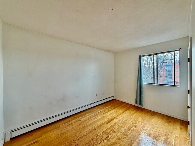 Building Photo - 21 Billings Rd