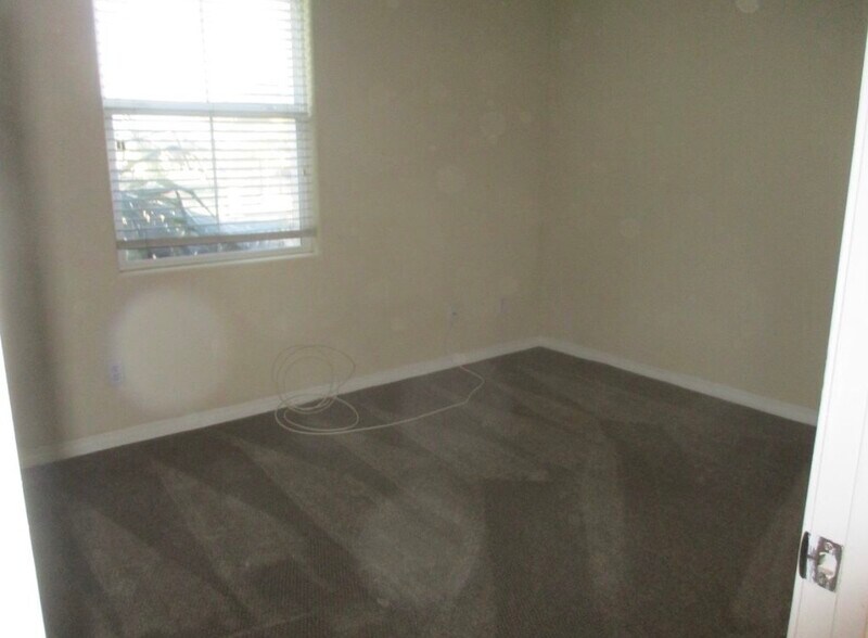 Building Photo - 7821 Daisy Cir