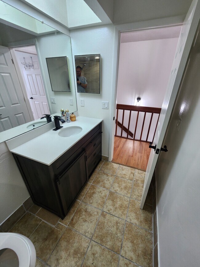 Building Photo - 2750 S Pines Dr