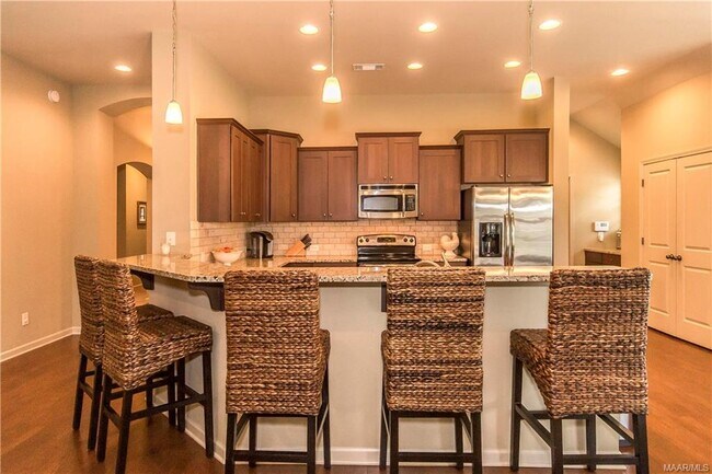 Building Photo - 9625 Gunnison Dr