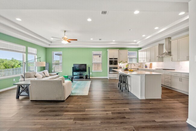 Building Photo - Like New in Texas Hill Country!!!!