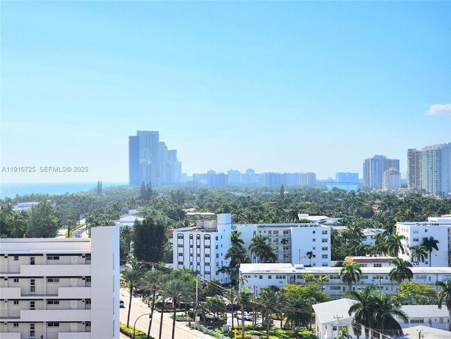 Building Photo - 2030 S Ocean Dr