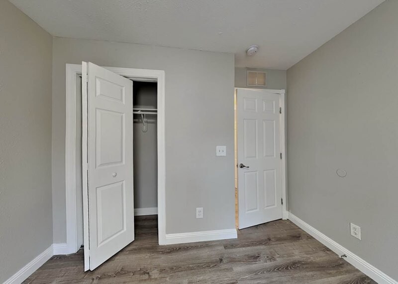 Building Photo - 500 Parnell Dr