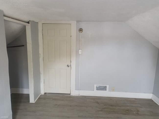 Building Photo - 3 br, 1 bath House - 124 Gordon Street