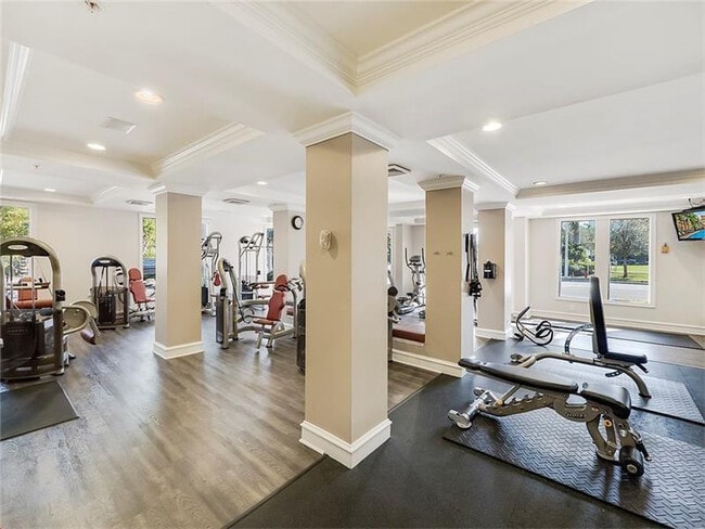 Building Photo - 533 NE 3rd Ave