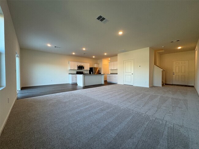 Building Photo - 8219 Vacek Xing Wy