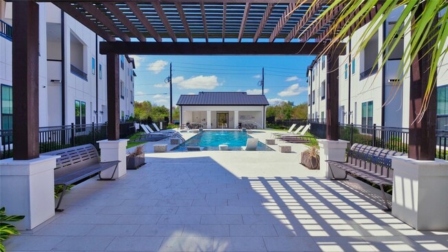 Building Photo - 2720 Grand Fountains Dr