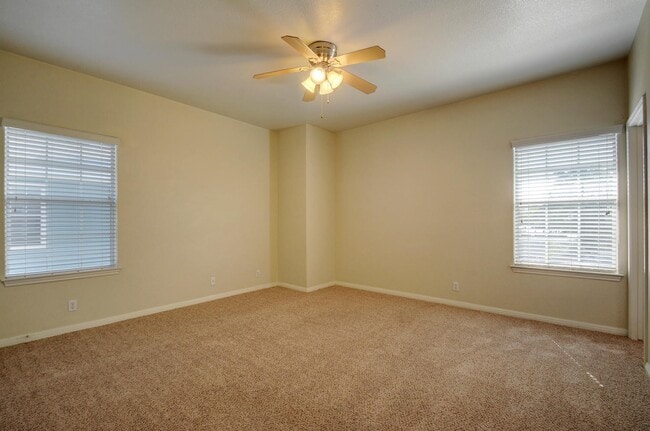 Building Photo - 610 Maiden Ln