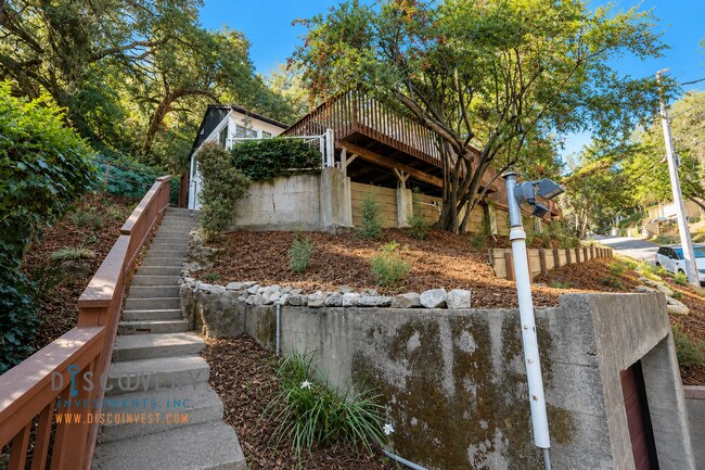 Building Photo - Charming Bungalow in the Montclair Hills