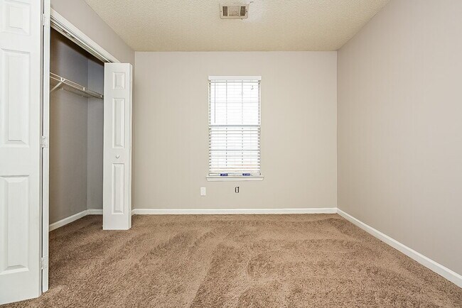 Building Photo - 3709 Hudson Ct