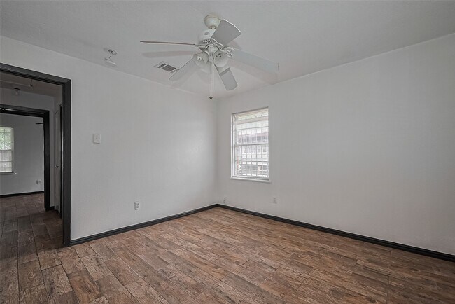 Building Photo - 423 Gammon Dr