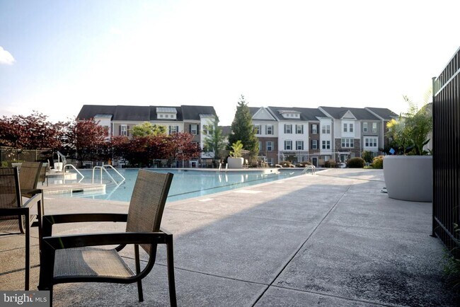 Building Photo - 2627 Osprey Way S