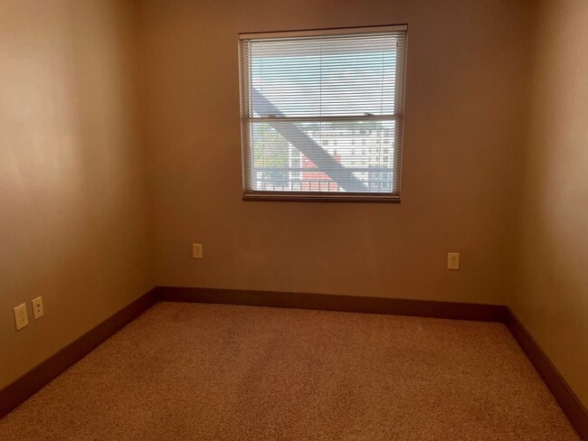 Building Photo - Lake Plaza #904- 3BD/2BA Available for FALL 2026! $3300 per month rent includes ONE assigned park...