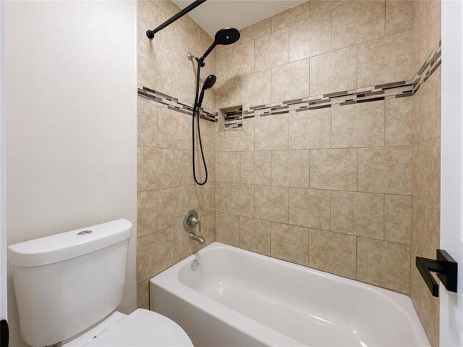 Building Photo - 1502 Glen Burnie Dr