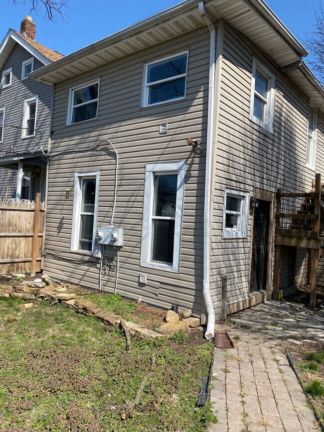 Primary Photo - 2531 Deming Ave