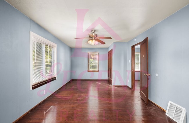 Building Photo - Spacious St. Ann Home with Large Detached ...