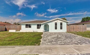Building Photo - 876 Gardenia Dr