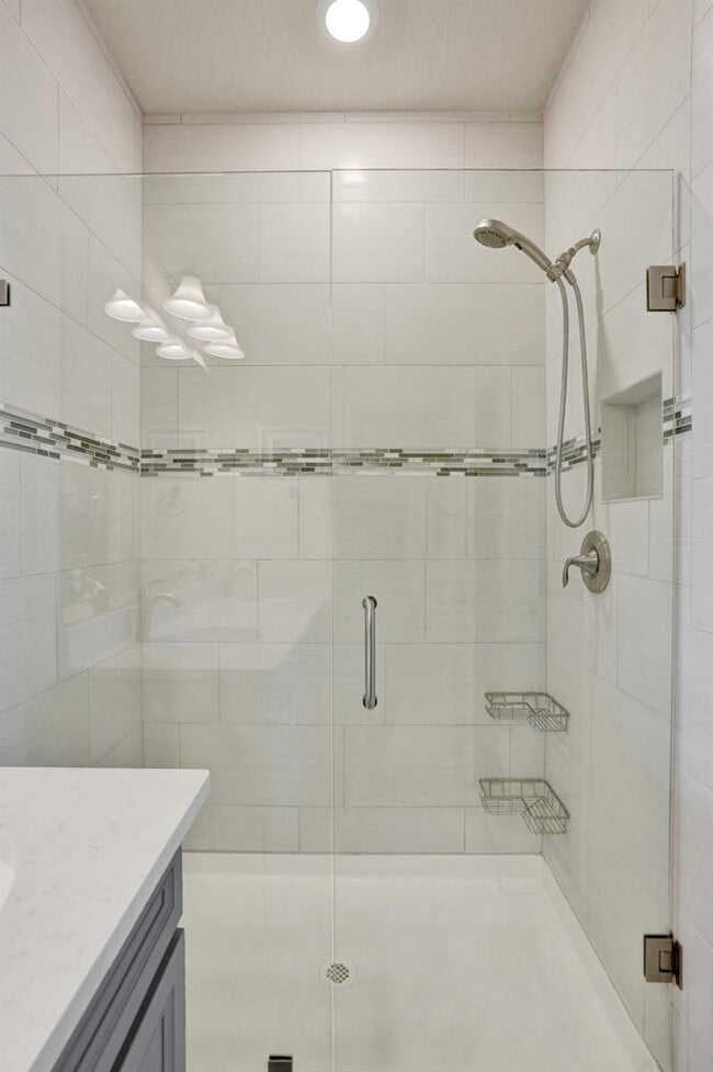 Building Photo - 1300 Eucalyptus Dr