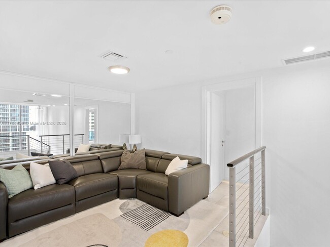 Building Photo - 200 Biscayne Blvd Way