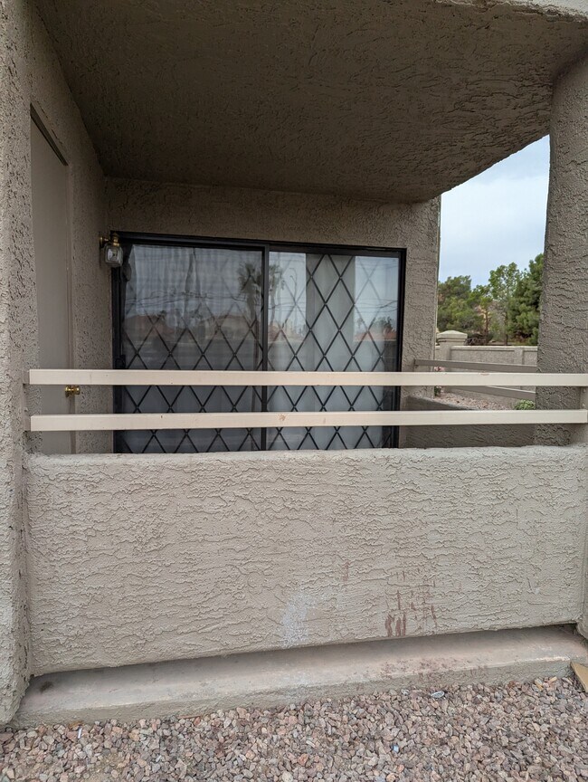 Building Photo - 5038 S Rainbow Blvd
