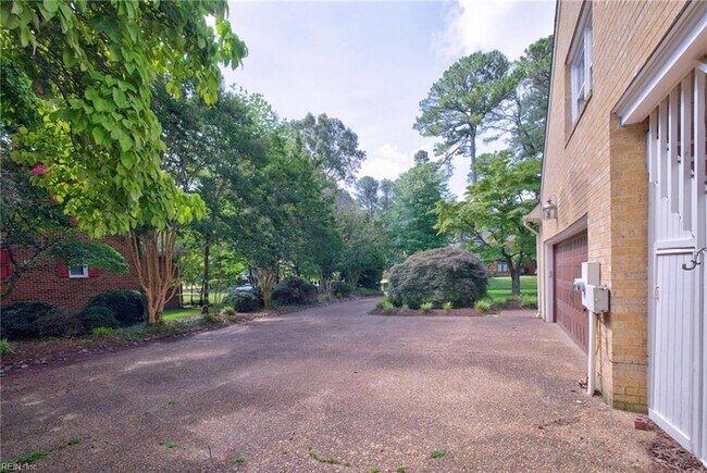 Building Photo - 3408 Montgomery Pl
