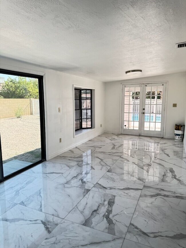 Building Photo - Dobson Ranch 4 bedroom rental