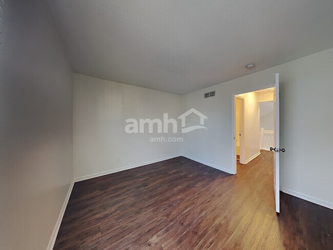 Building Photo - 1531 Mallard Cir E