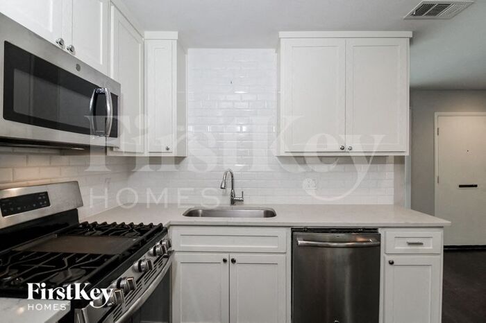 Building Photo - 3510 Princeton Dr