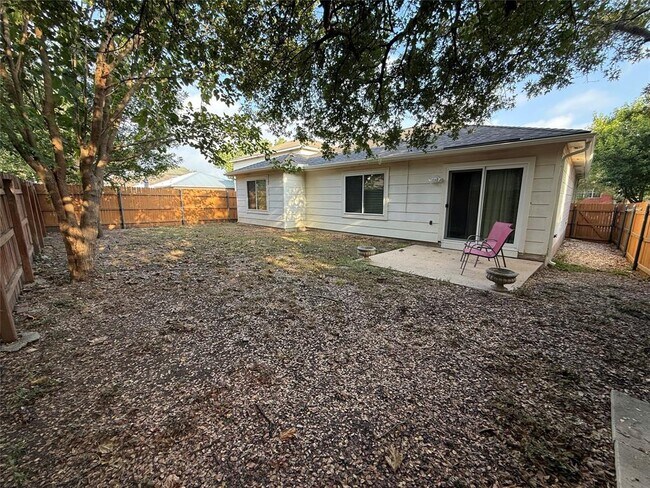 Building Photo - 2125 Kaiser Dr