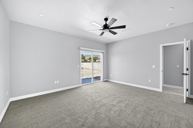 Building Photo - 66274-274 Hacienda Ave