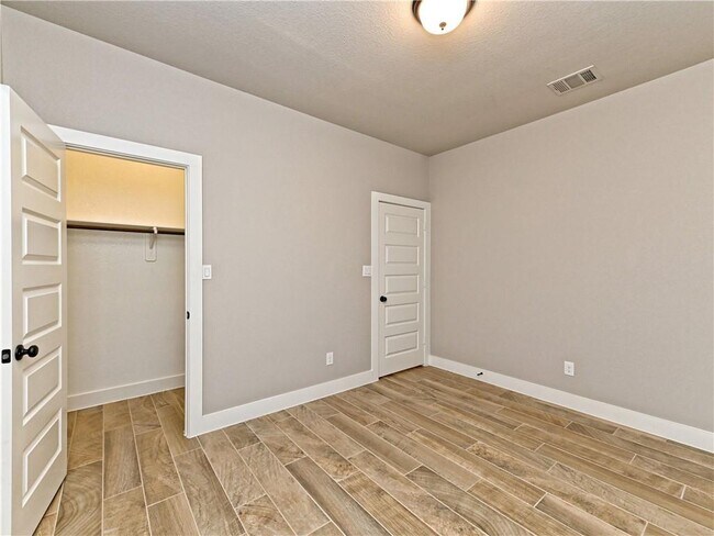 Building Photo - 2621 Franciscana Way