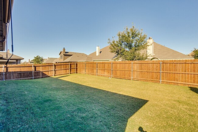 Building Photo - 4013 Lazy River Ranch Rd