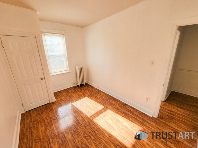 Building Photo - 3 Bedroom House in Belfield