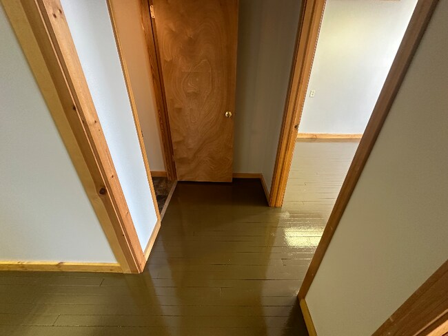 Building Photo - 120 N Main St