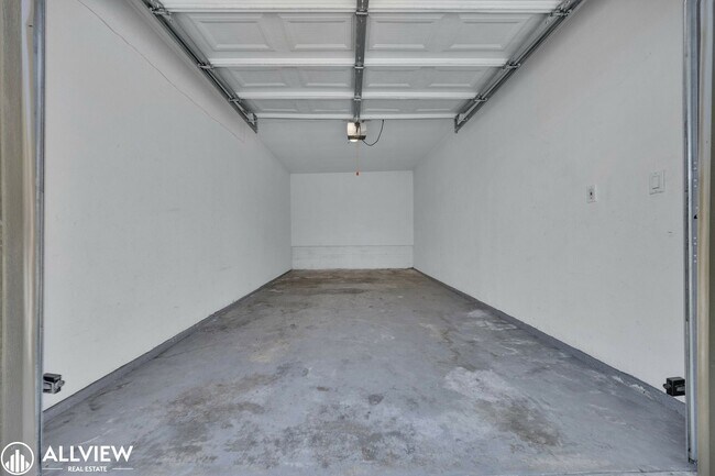 Building Photo - Beautifully Renovated 2-Bedroom Corner Tow...