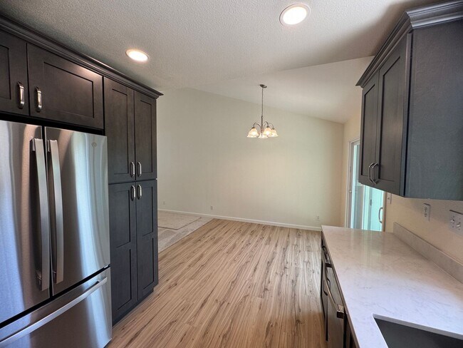 Building Photo - Beautifully Remodeled 3-Bedroom, 2-Bathroom home waiting for you !
