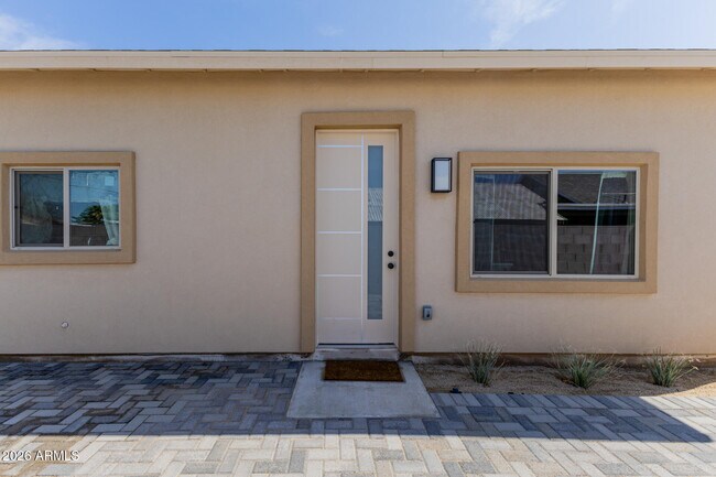 Building Photo - 1908 E Harvard St